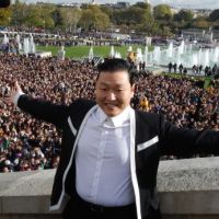 PSY : son flash-mob de Gangnam Style enflamme le Trocadéro ! (PHOTOS)