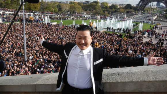 PSY : son flash-mob de Gangnam Style enflamme le Trocadéro ! (PHOTOS)