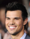 Taylor Lautner au top pour l'avant-première de Twilight 4 partie 2