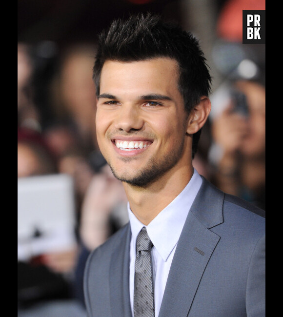 Taylor Lautner au top pour l'avant-première de Twilight 4 partie 2