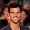 Taylor Lautner a toujours le sourire