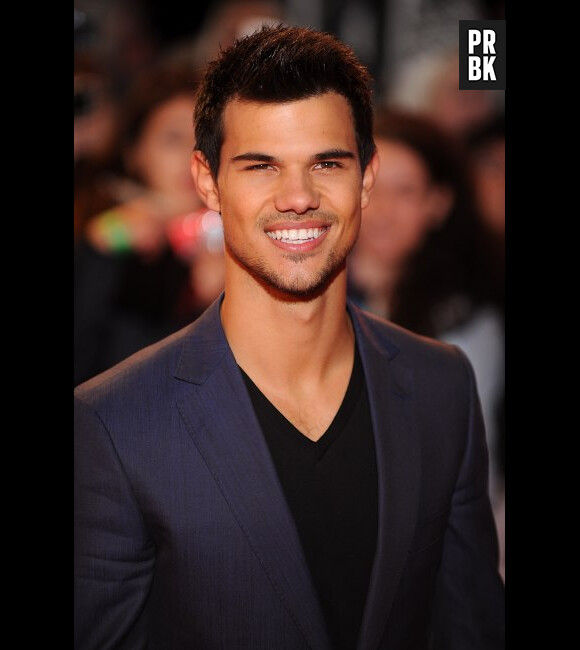 Taylor Lautner a toujours le sourire