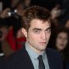 Un beau costume à Londres pour Robert Pattinson