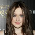 Dakota Fanning toujours brune pour la promo de Twilight 4 partie 2