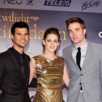 Twilight 4 partie 2 : dernier tapis rouge pour Robert Pattinson, Kristen Stewart et Taylor Lautner ! (PHOTOS)