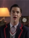 Blaine se laisse tenter et chante avec les Warblers