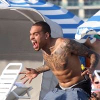 Chris Brown violent sur Twitter, il clashe ses fans obèses !