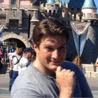 Castle : Nathan Fillion nommé &quot;utilisateur de Twitter le plus divertissant&quot; de 2012 !