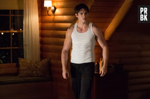 Jeremy a pris du muscle dans la saison 4 de Vampire Diaries
