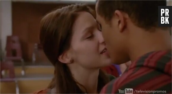 Marley et Jake s'embrassent enfin dans Glee