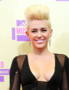 Miley Cyrus aime bien montrer son sein
