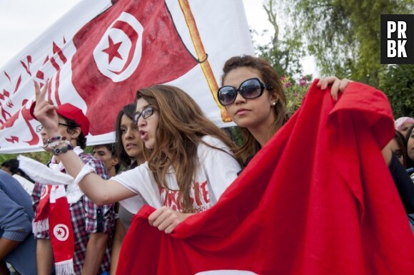 Les Tunisiens descendent dans la rue.