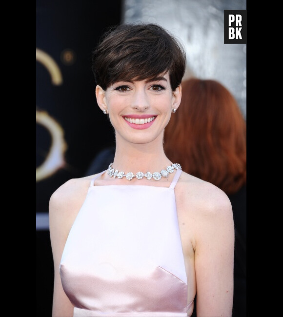 Anne Hathaway a choisi une robe qui mettait ses tétons en valeur
