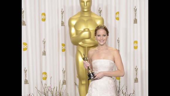 Jennifer Lawrence : la reine des Oscars 2013 s'excuse pour son "pet du cerveau"