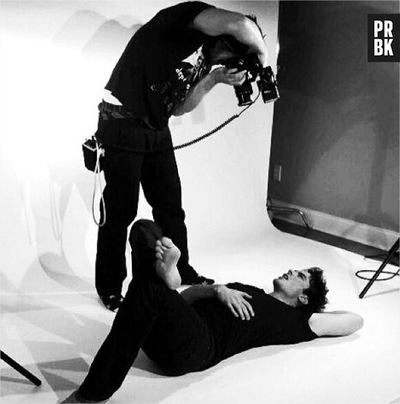 Ian Somerhalder dans les coulisses de son photoshoot pour Origin