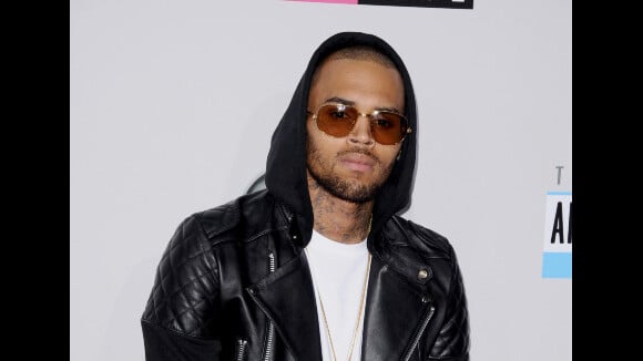 Chris Brown : baston avec son garde du corps, il l'abandonne sur le tarmac