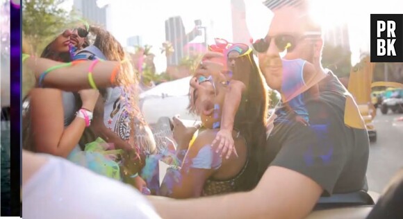 Azealia Banks en party girl dans le clip No Problems