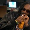 Snoop Dogg n'a pas pu cacher son amour pour la marijuana sur le plateau télé de l'Huffington Post