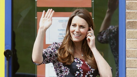 Kate Middleton enceinte : son baby bump bien moulé à Manchester