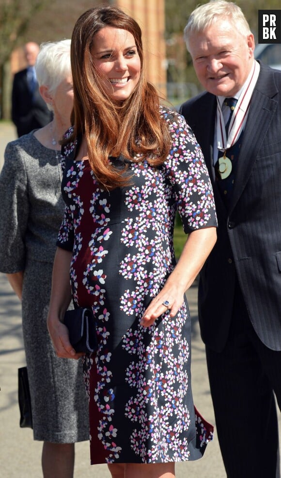 Kate Middleton ne peut plus cacher son ventre rond