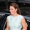 Kate Middleton a le sourire le 24 avril 2013 à Londres