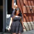 Kim Kardashian portait un string sous sa robe
