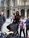 Victoria Beckham et ses bambins visitent le Musée du Louvre ce dimanche 21 avril
