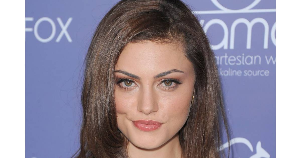 Phoebe Tonkin In The Vampire Diaries