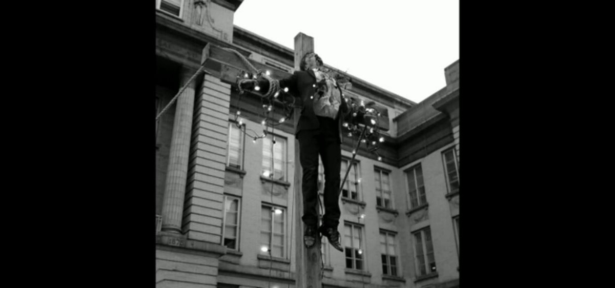 Photo College Boy, le clip choc d'Indochine, fait trembler le CSA