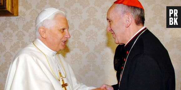 Benoît XVI et pape François, des nouveaux voisins au Vatican