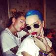 Rita Ora se transforme en power ranger bleu sur Instagram