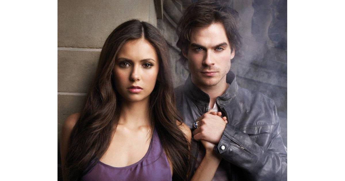 Damon et Elena enfin en couple dans Vampire Diaries Purebreak