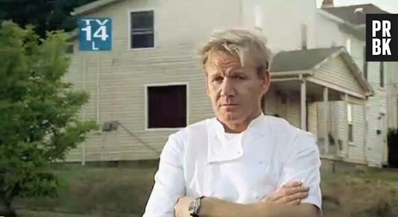 Gordon Ramsay présente Kitchen Nightmares en Angleterre.