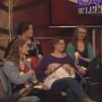 Un présentateur néerlandais créé le buzz en tétant le sein d'une femme en direct à la télévision dans l'émission Langs de Leeuw
