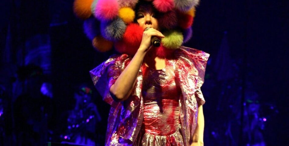 Björk reine de l&#039;exhubérance