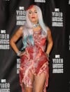 Le casque à épines de Björk aussi exhubérant que la robe de viande de Lady Gaga ?