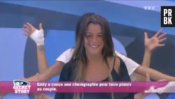 Secret Story 7 : les candidats se lancent dans une chorégraphie pour l'anniversaire de mariage de Sonja et Ben.