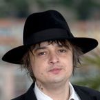 Pete Doherty : son projet fou ? Vendre les mégots d'Amy Winehouse et de Kate Moss