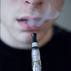 Cigarettes électroniques : les mineurs désormais interdits de "vapoter"