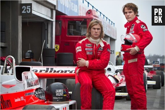Rush suit la rivalité entre les deux pilotes de Formule 1 James Hunt (Chris Hemsworth) et Nicki Lauda (Daniel Brühl)