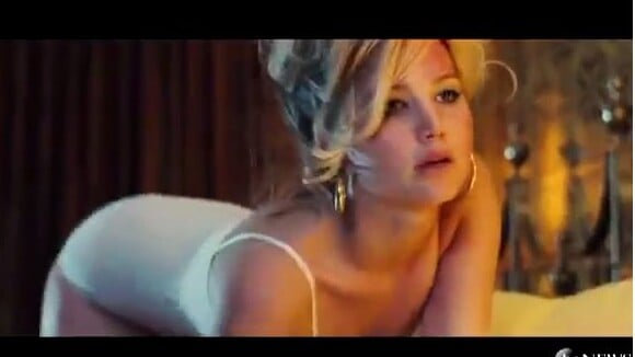 Jennifer Lawrence : femme fatale face à Bradley Cooper dans le trailer d'American Hustle