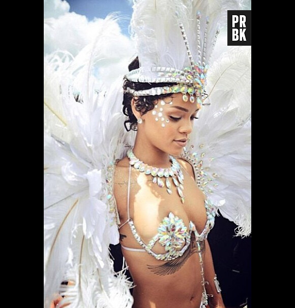 Rihanna : une princesse sexy au carnaval de la Barbade