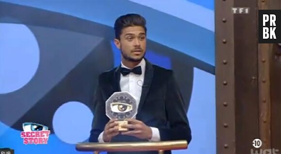 Secret Story 7 : Julien remporte le Secret d'Or de l'habitant le plus narcissique.