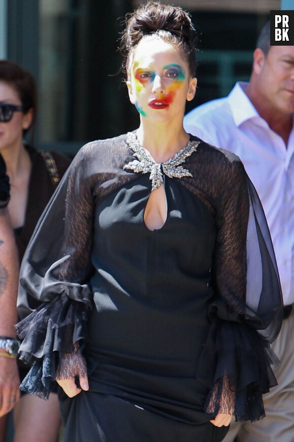 Lady Gaga : le maquillage fou de la diva pour la promo de l'album "ARTPOP"