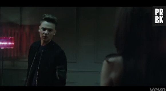 Conor Maynard : en guerre contre son ex dans le clip R U Crazy