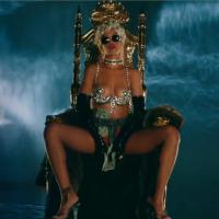 Rihanna : Pour it Up, le clip provoc qui va faire rougir Miley Cyrus