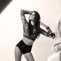 Lea Michele : sexy et en culotte pour la pochette de son album