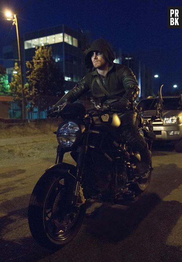 Arrow saison 2 : photo promo de l'épisode 2 intitulé 'Identity'