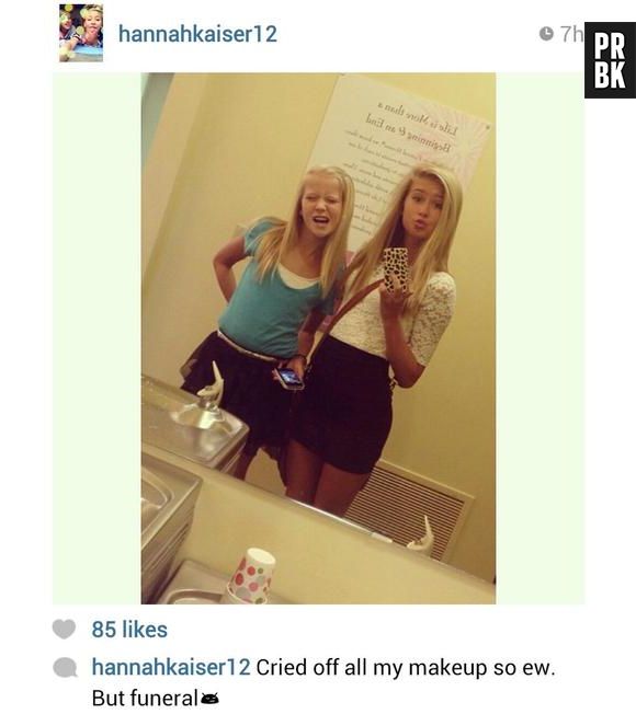 "Selfies at funerals" : le tumblr des auto-portraits aux enterrements