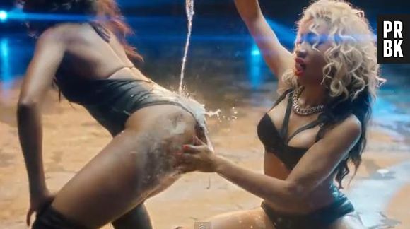 Lily Allen : le clip de Hard Out Here s'en prend à Miley Cyrus, Rihanna, Britney Spears ou encore Robin Thicke